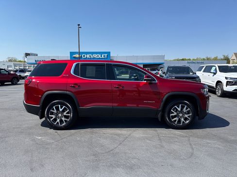 Used 2023 GMC Acadia SLE FWD image 2