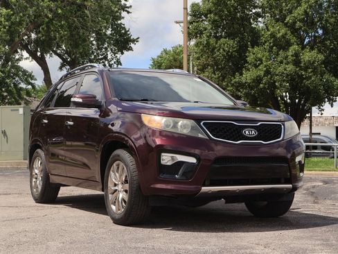 Used 2011 Kia Sorento SX FWD image 1