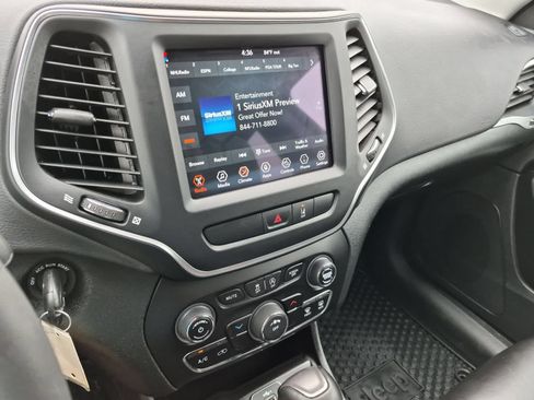 Used 2022 Jeep Cherokee Latitude AWD/4WD image 27
