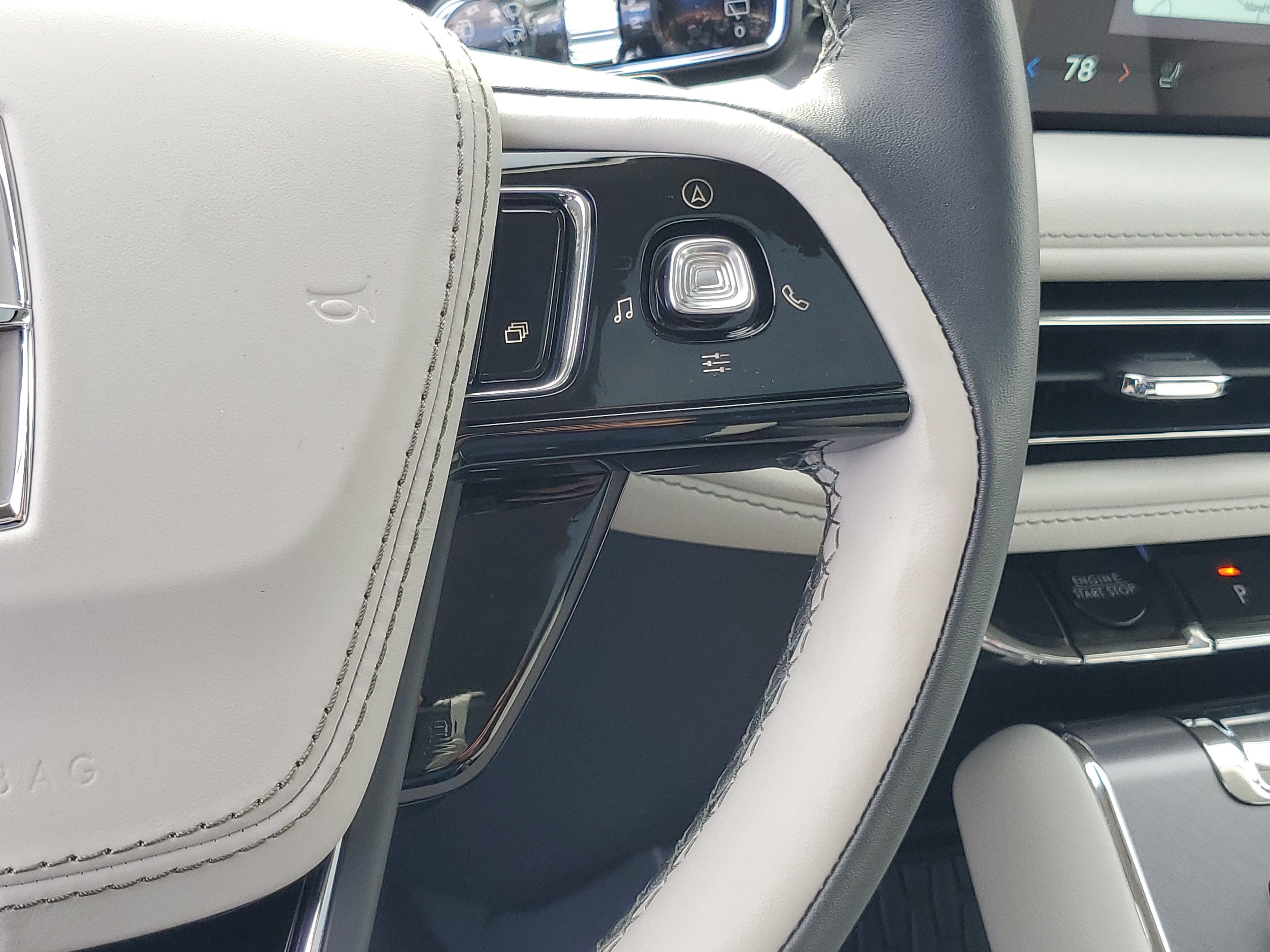 New 2026 Lincoln Aviator AWD image 17