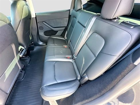 Used 2024 Tesla Model Y Long Range image 24