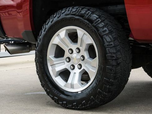 Used 2018 Chevrolet Silverado 1500 LT w/ All Star Edition AWD/4WD image 54