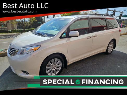Used 2015 Toyota Sienna XLE w/ XLE Navigation Package image 1