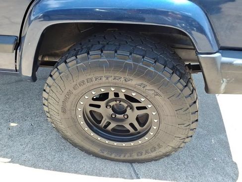 Used 2001 Jeep Cherokee Sport AWD/4WD image 16