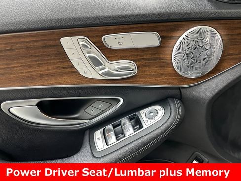 Used 2019 Mercedes-Benz C 300 4MATIC Sedan image 9