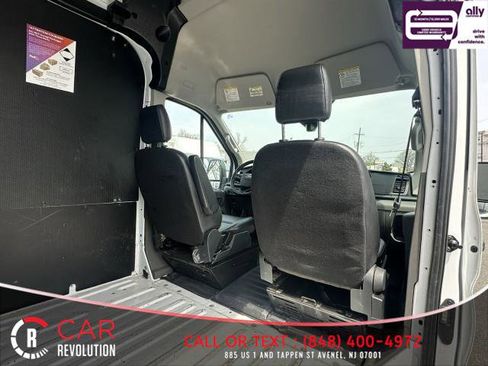 Used 2022 Ford Transit 250 148 High Roof AWD image 13