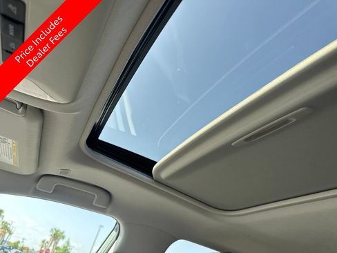 Used 2023 Toyota RAV4 XLE Premium FWD image 9