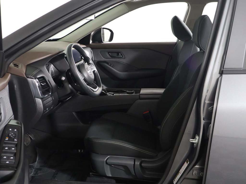 Used 2023 Nissan Rogue S AWD/4WD image 21