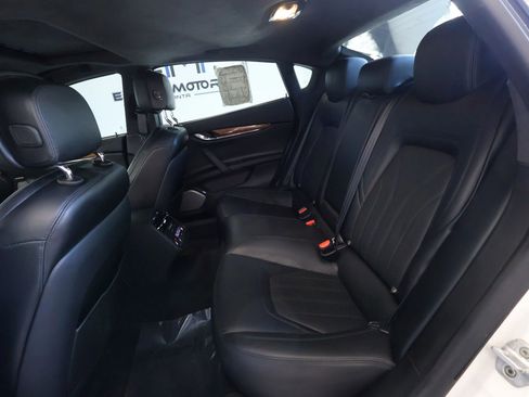 Used 2014 Maserati Quattroporte GTS image 38