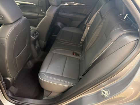 Used 2021 Buick Envision Essence AWD/4WD image 21
