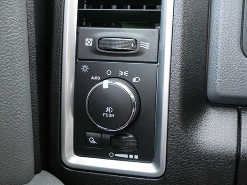 Used 2018 RAM 2500 Big Horn image 25