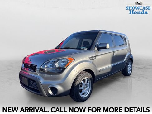 Used 2013 Kia Soul FWD image 2