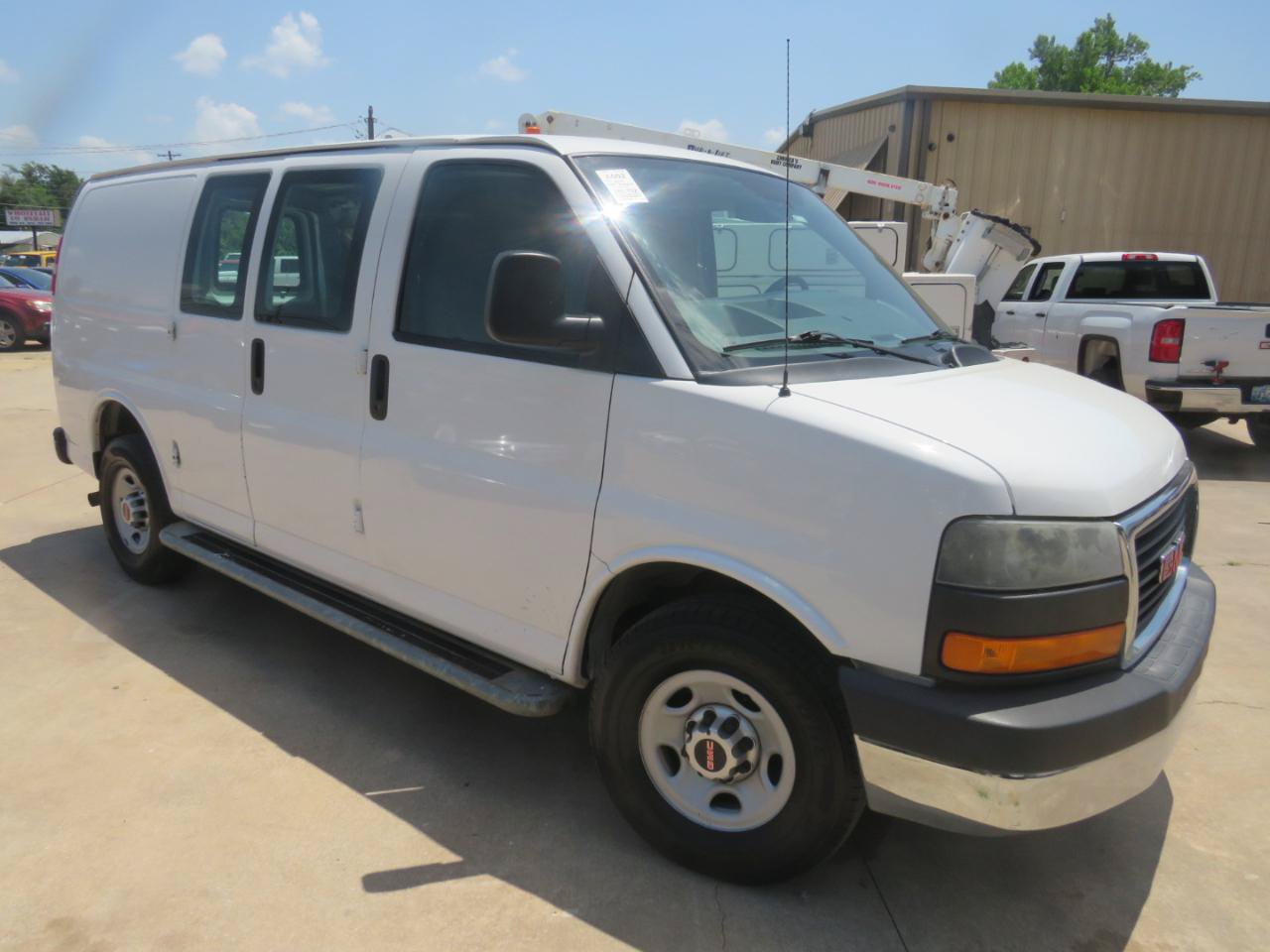 Used 2014 GMC Savana 2500 RWD image 3