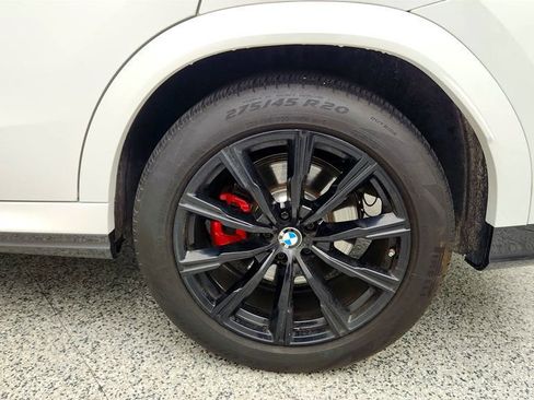 Used 2025 BMW X6 xDrive40i w/ Climate Comfort Package AWD/4WD image 9