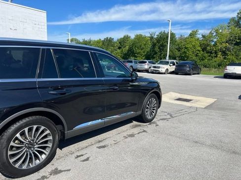Used 2024 Lincoln Aviator Reserve AWD/4WD image 3