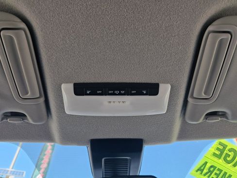 Used 2022 Nissan Kicks S FWD image 32