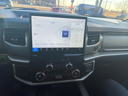 Used 2024 Ford Expedition Max XLT image 12
