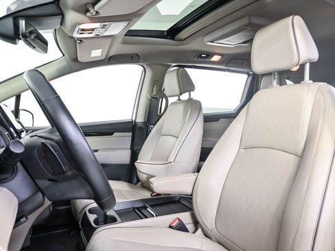 Used 2022 Honda Odyssey Elite image 5