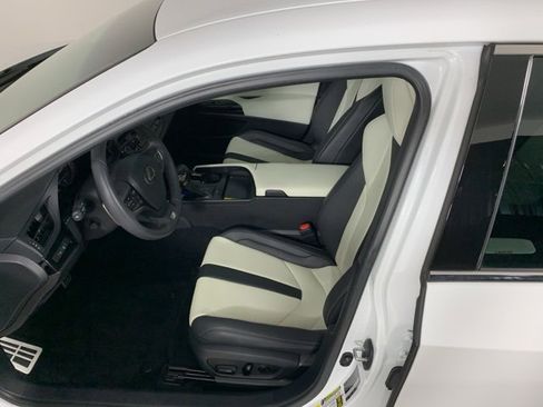 Used 2023 Lexus ES 350 F Sport w/ Accessory Package (Z2) image 30