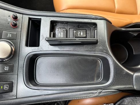 Used 2015 Lexus CT 200h image 35