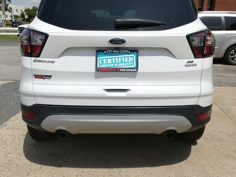 Used 2017 Ford Escape SE w/ SE Cold Weather Package FWD image 3