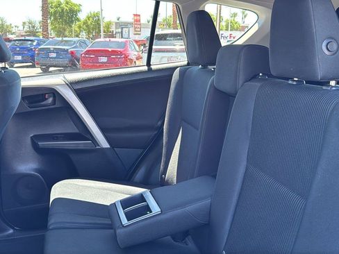 Used 2018 Toyota RAV4 LE w/ Carpet Mat Package FWD image 29