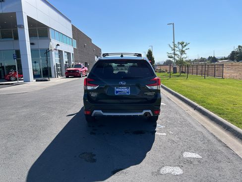 Used 2022 Subaru Forester Touring w/ Popular Package #2 AWD/4WD image 5
