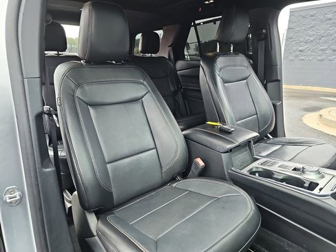 Used 2020 Ford Explorer Limited image 11