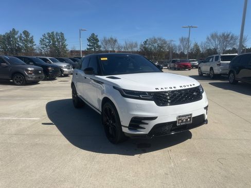 Used 2018 Land Rover Range Rover Velar R-Dynamic SE image 3