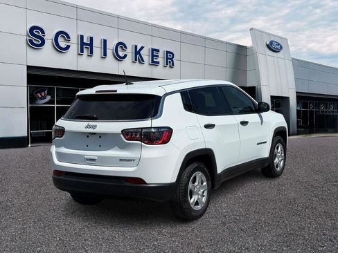 Used 2022 Jeep Compass Sport FWD image 2