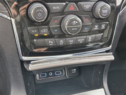 Used 2020 Jeep Grand Cherokee Limited w/ Trailer Tow Group IV image 21