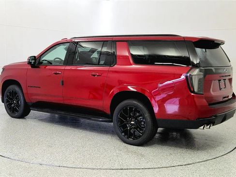 New 2026 Chevrolet Suburban RST w/ Comfort Package AWD/4WD image 5