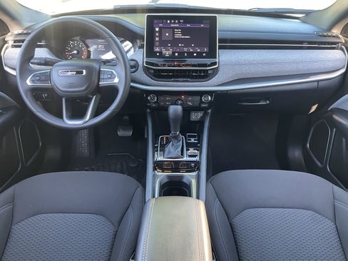 Used 2024 Jeep Compass Sport image 14