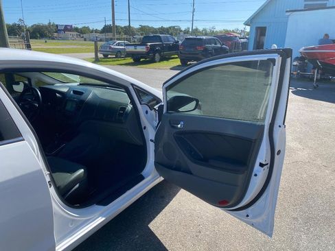 Used 2017 Kia Forte EX w/ EX Premium Plus Package FWD image 21
