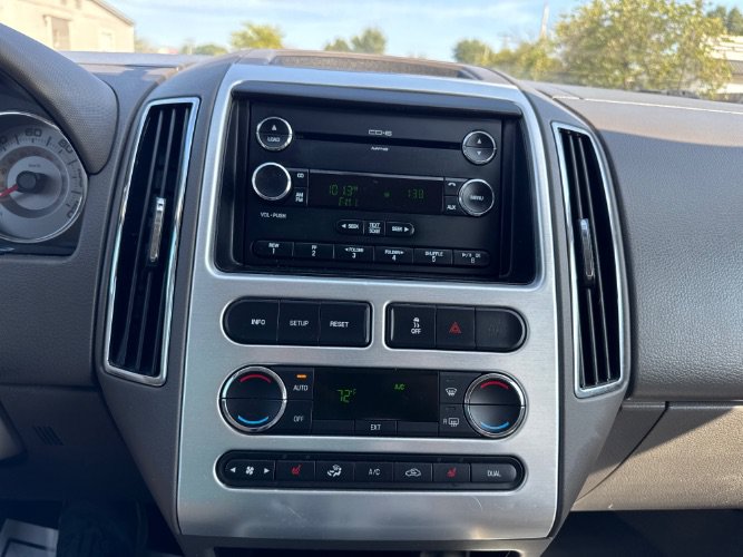 Used 2010 Ford Edge Limited FWD image 21