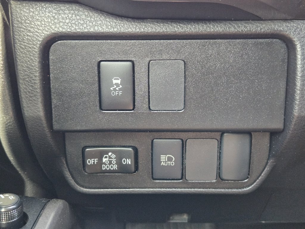 Used 2022 Toyota Tacoma SR5 w/ Technology Package RWD image 24