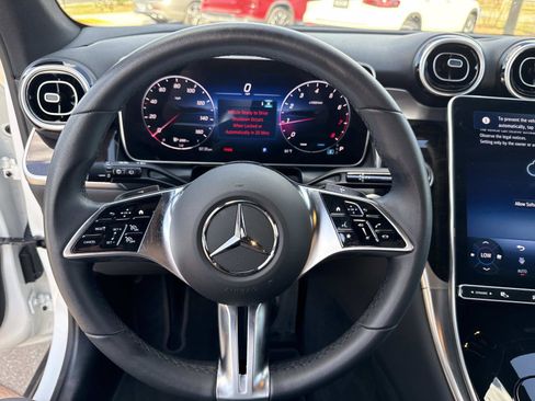 Used 2025 Mercedes-Benz GLC 300 image 29