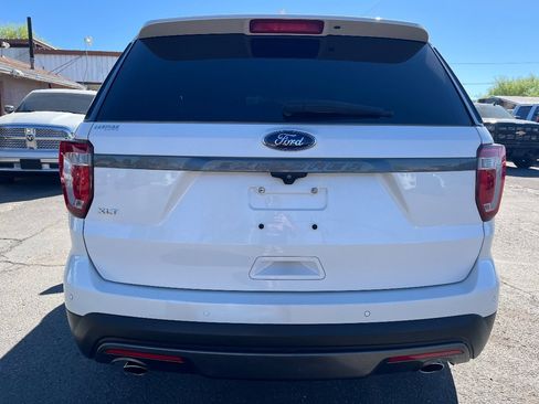 Used 2017 Ford Explorer XLT w/ Equipment Group 202A image 6