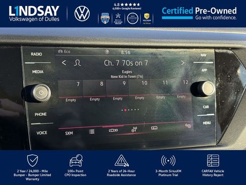 Certified 2022 Volkswagen Taos SEL w/ Panoramic Sunroof Package image 17