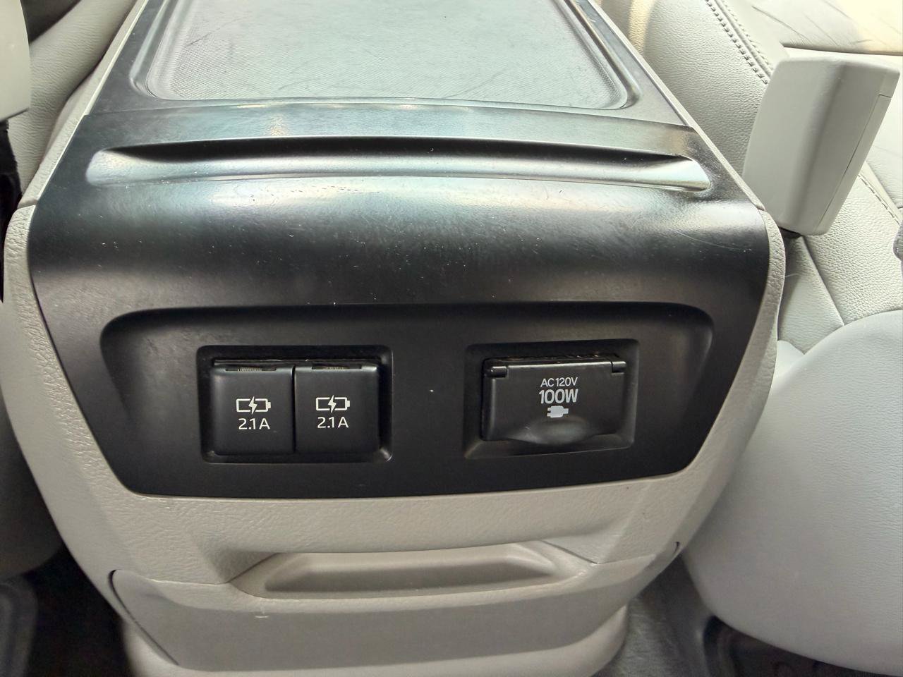 Used 2019 Toyota Sienna XLE w/ XLE Navigation Package AWD/4WD image 27