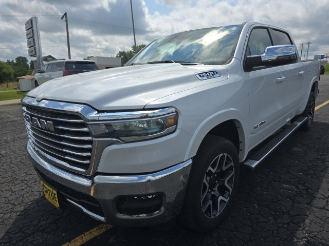 Used 2025 RAM 1500 Laramie AWD/4WD image 3