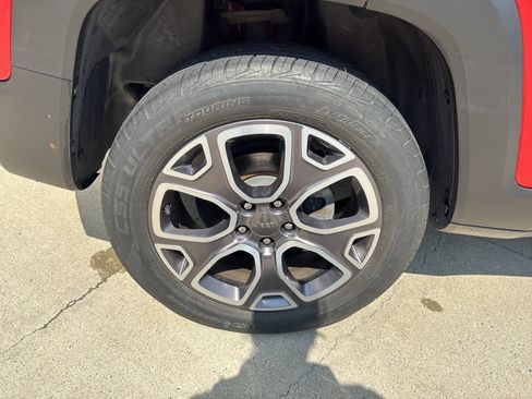 Used 2017 Jeep Renegade Limited AWD/4WD image 30