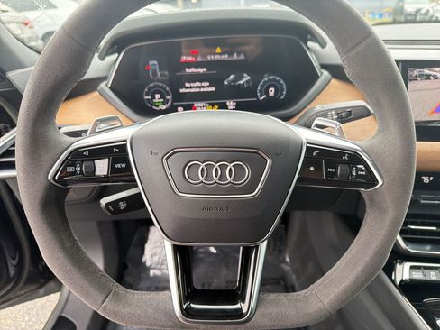 Used 2023 Audi e-tron GT Premium Plus image 16