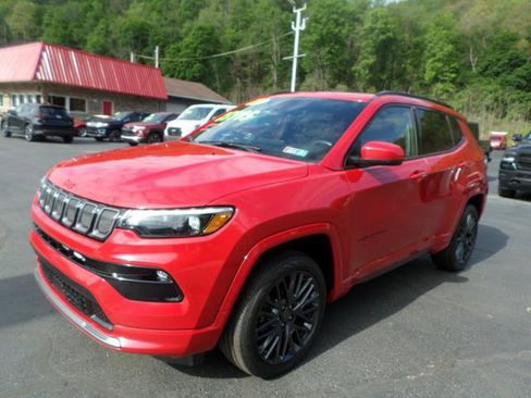 Used 2022 Jeep Compass Limited w/ (RED) Package AWD/4WD image 3