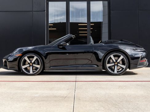 Certified 2026 Porsche 911 Carrera RWD image 2