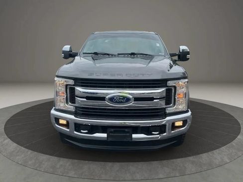 Used 2019 Ford F250 XLT w/ XLT Premium Package AWD/4WD image 12