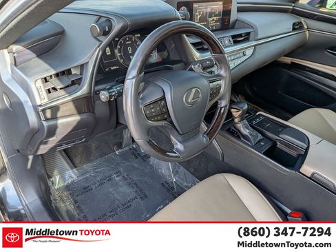 Used 2019 Lexus ES 350 w/ Premium Package image 16