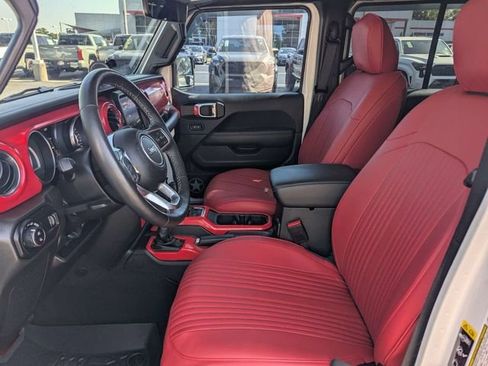 Used 2023 Jeep Gladiator Overland w/ Cold Weather Group AWD/4WD image 7