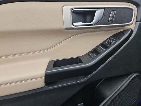 Used 2020 Ford Explorer XLT w/ Equipment Group 202A image 11