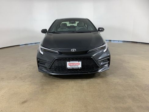 Used 2024 Toyota Corolla SE image 3
